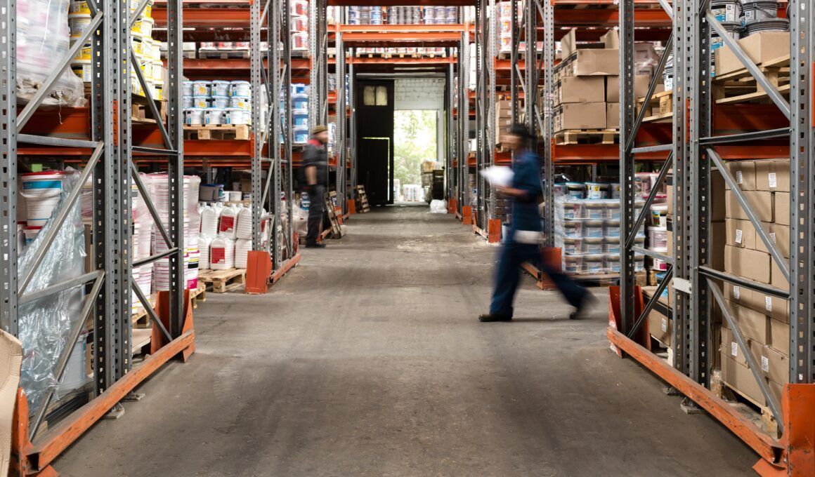 almacen logistico empleado